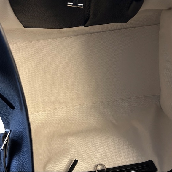 The Row Soft Margaux 17 - Black Grained Leather - Picture 8 of 13